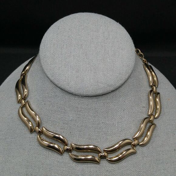 Vintage Monet Medley Necklace Book Piece, Gold Plated Choker 1950s Jewelry 14.5" - Picture 6 of 10
